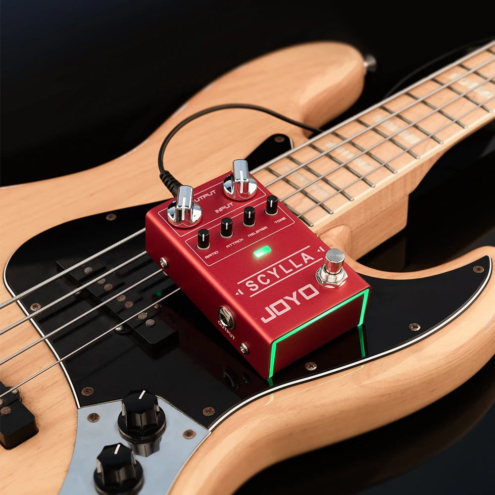 Bass Compressor Pedal with Attack Release Ratio Controls