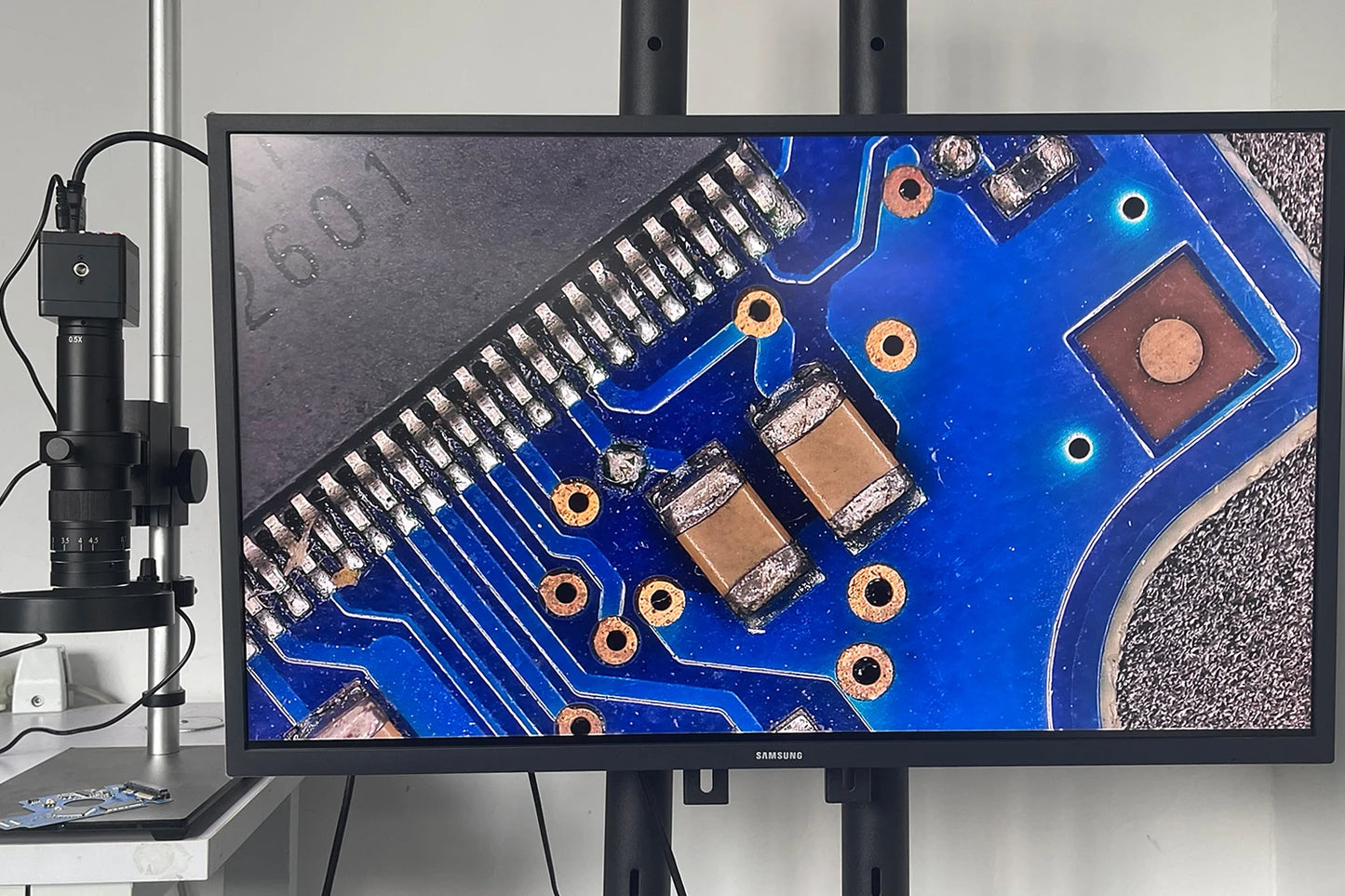 HDMI VGA Digital Microscope 130X Zoom Camera