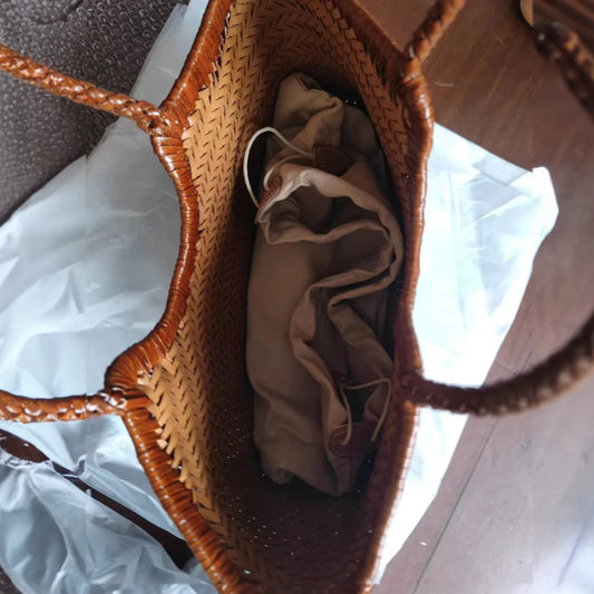 Compact Auburn Cowhide Handbag for Everyday Use