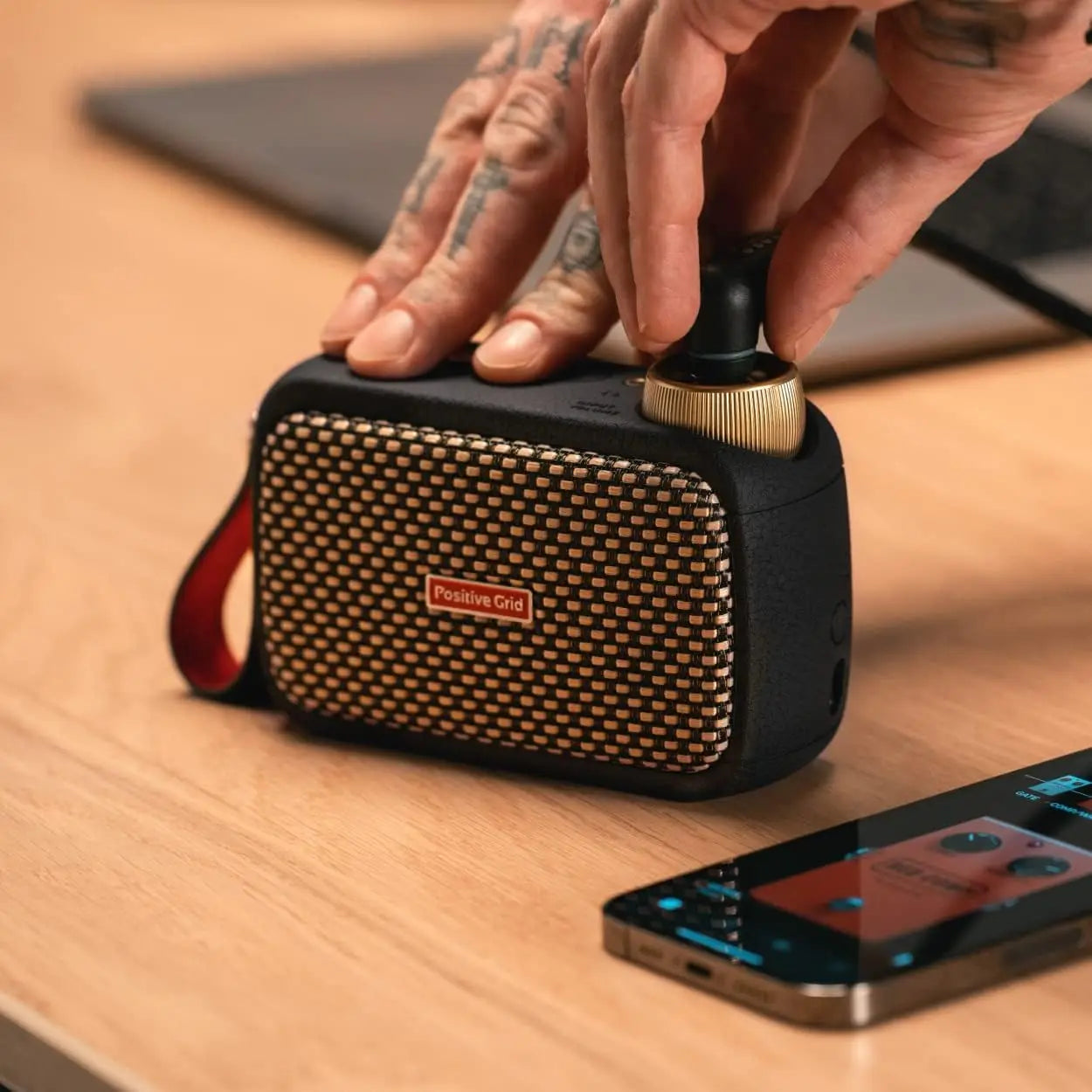 Portable 5W Smart Guitar Amp Black with Bluetooth
