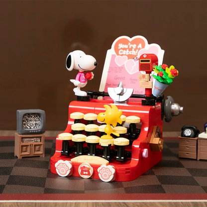 Snoopy Collectible 4 Piece Model Blocks with Box