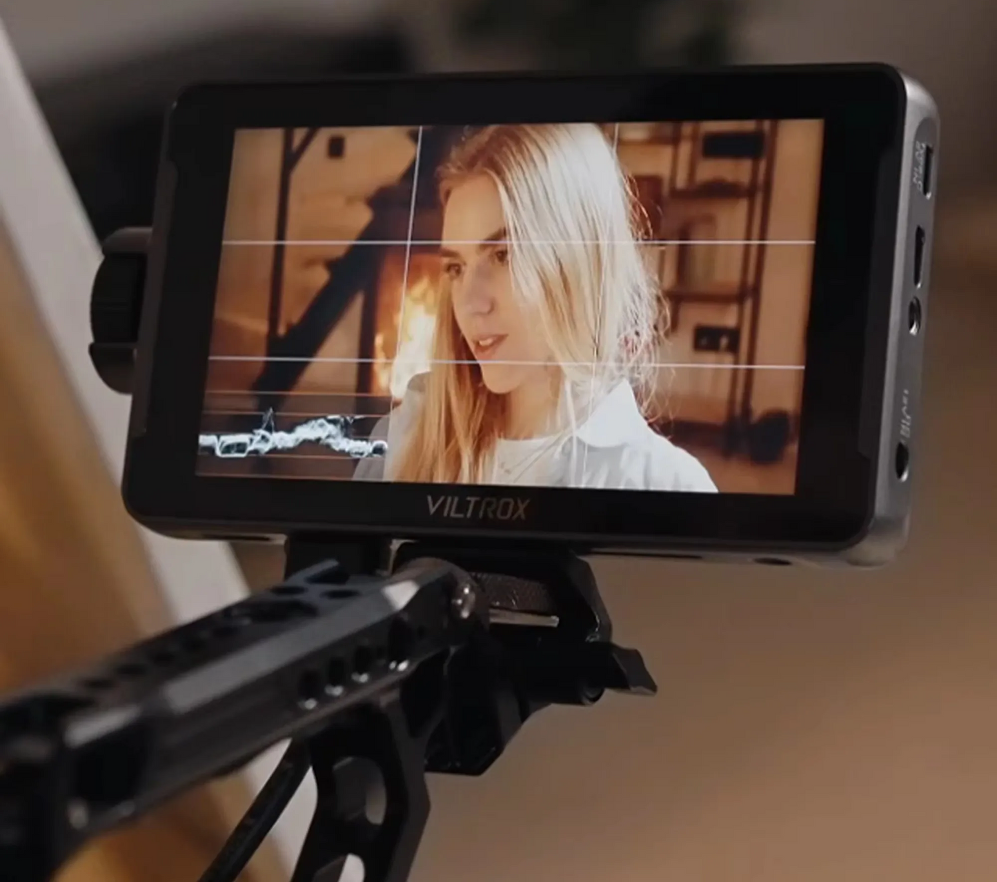 Portable 5.5" Field Monitor for DSLR and Video Shooting