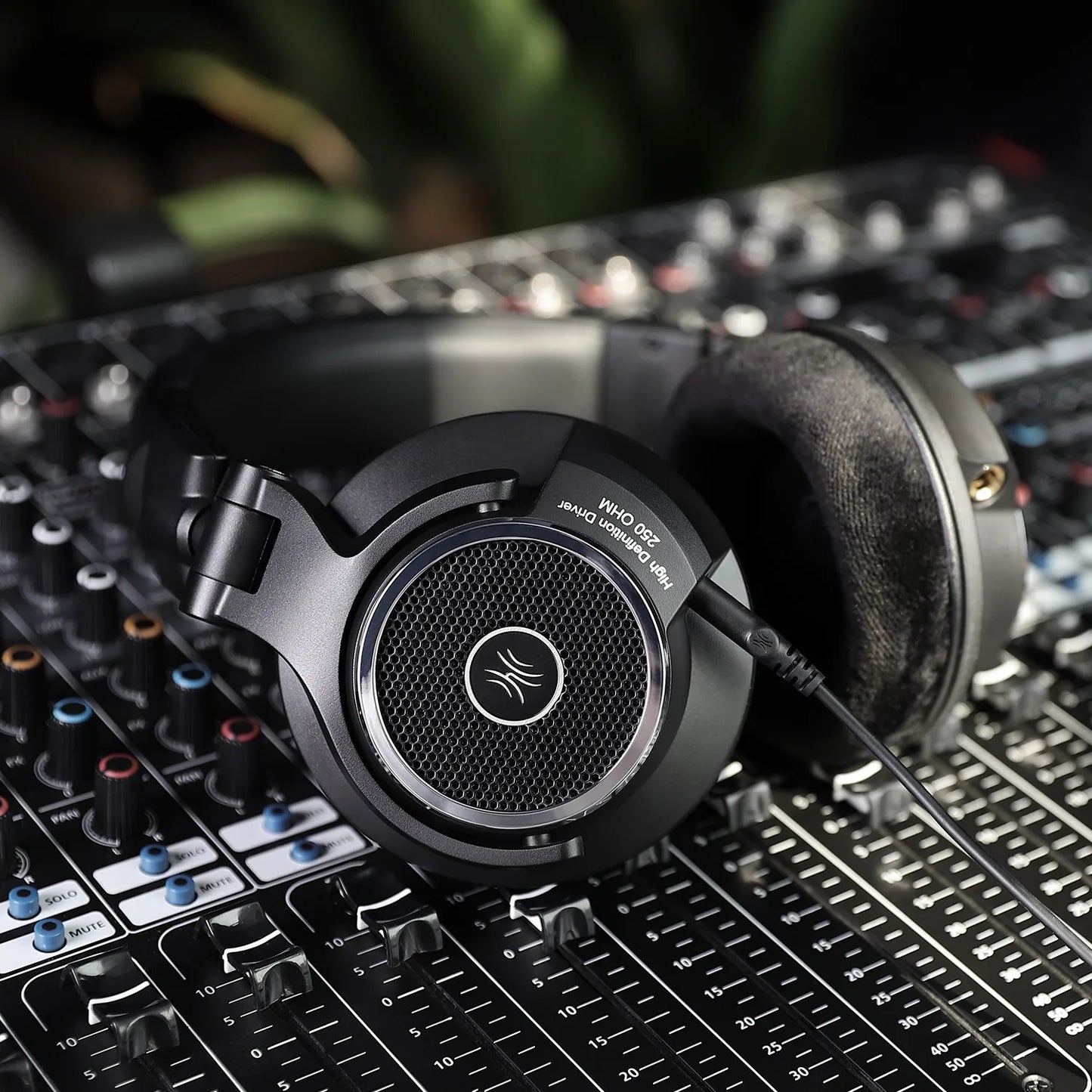 High-Resolution Over-Ear Open Back Monitor Headphones