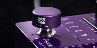Digital Guitar Preamp Pedal with 7 Models and Cabinet Simulation