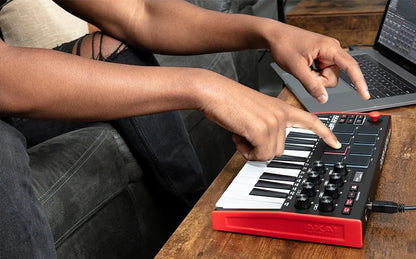Compact White MIDI Controller with 8 Knobs and Pads