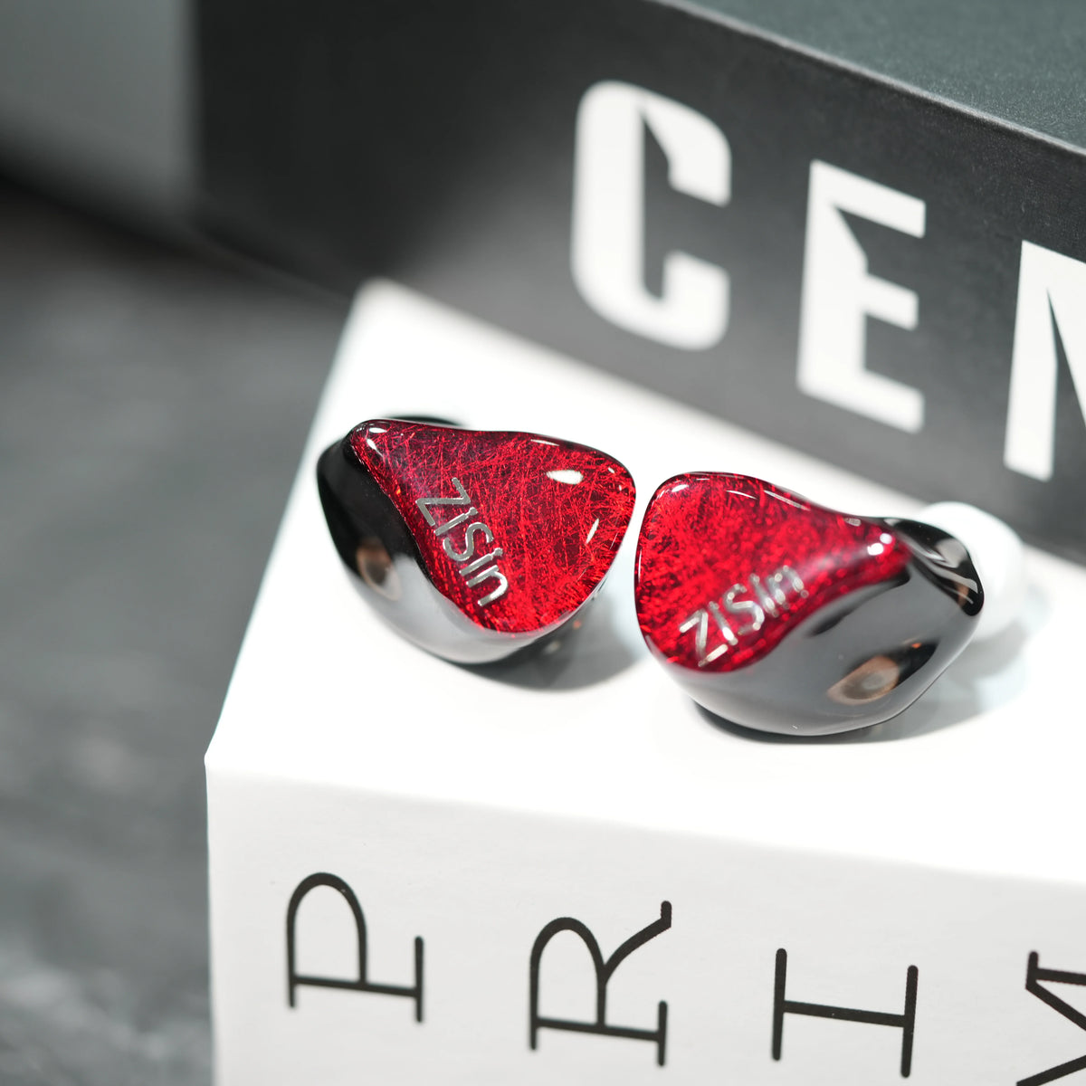 Professional Monitoring Earphones with Hybrid Drivers and Clear Sound