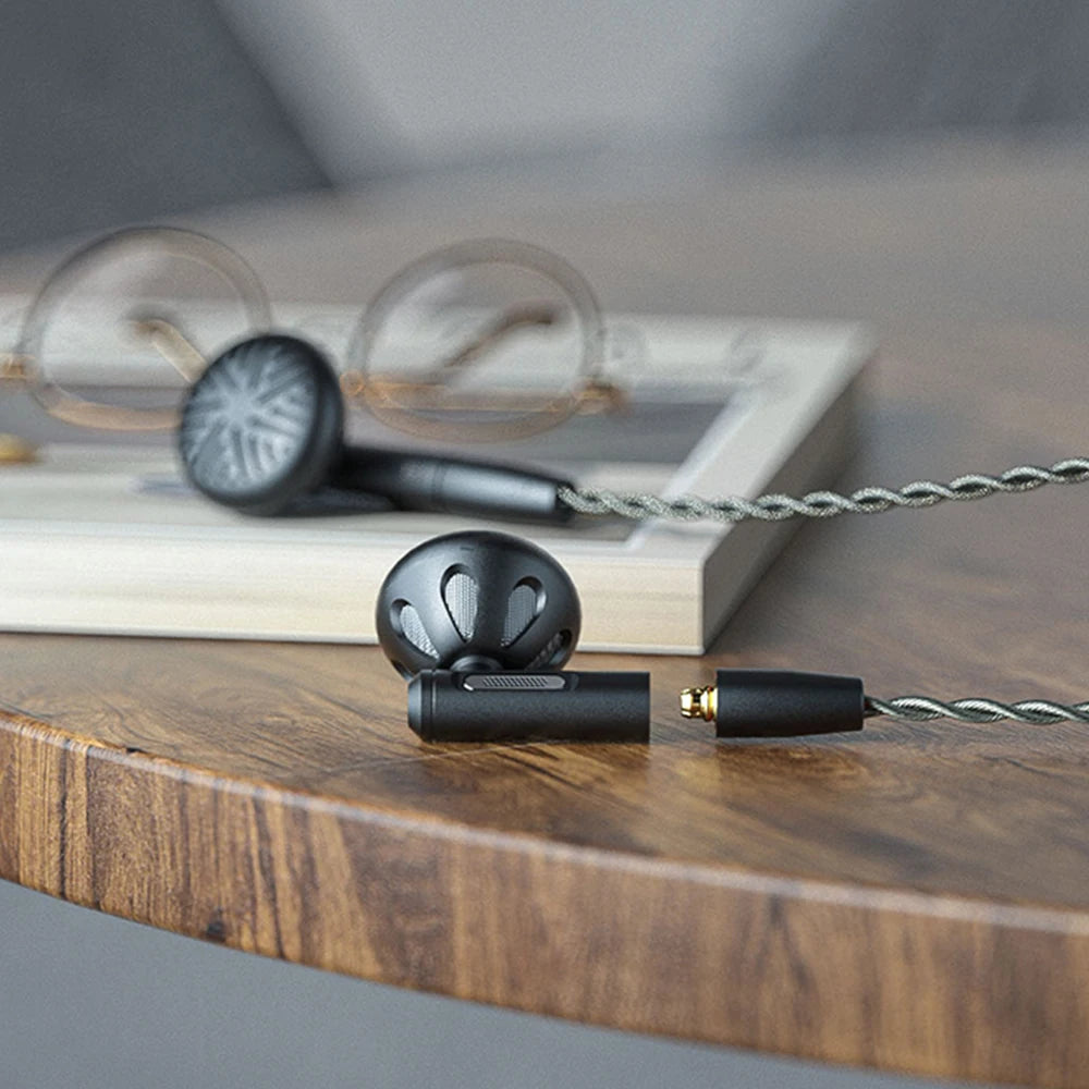 Hi Res Earbuds with Carbon Dynamic Driver 1DD