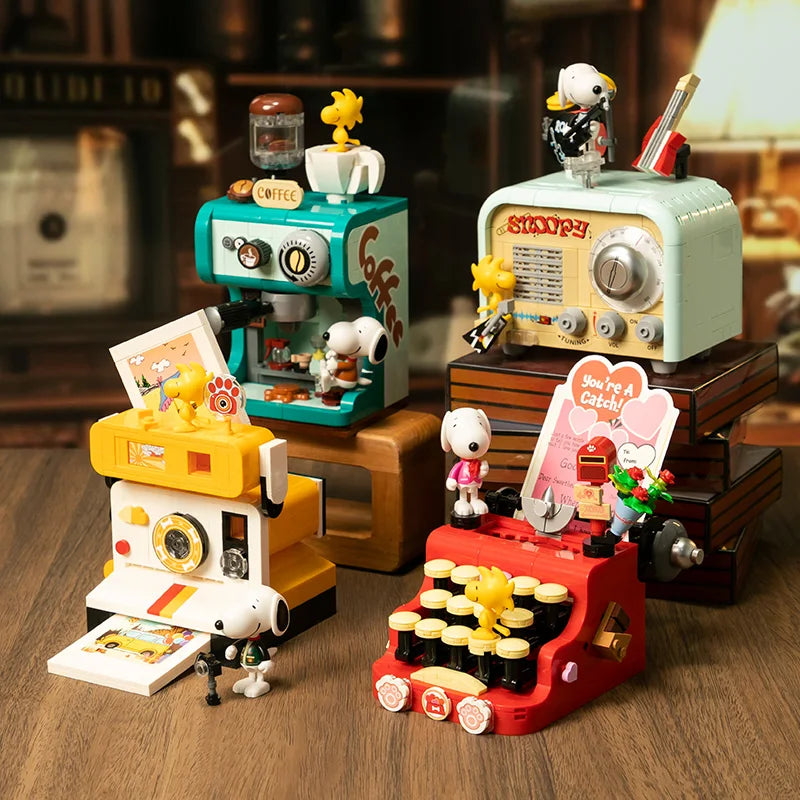 Snoopy Collectible 4 Piece Model Blocks with Box