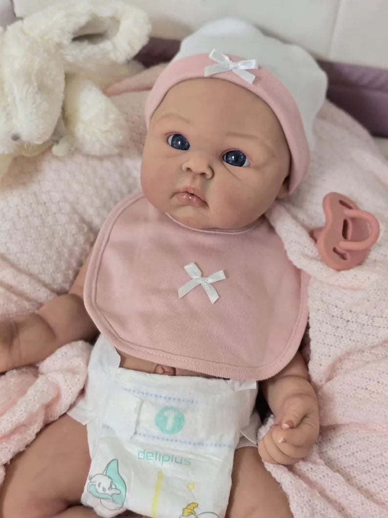 45cm Lifelike Silicone Reborn Baby Doll Girl