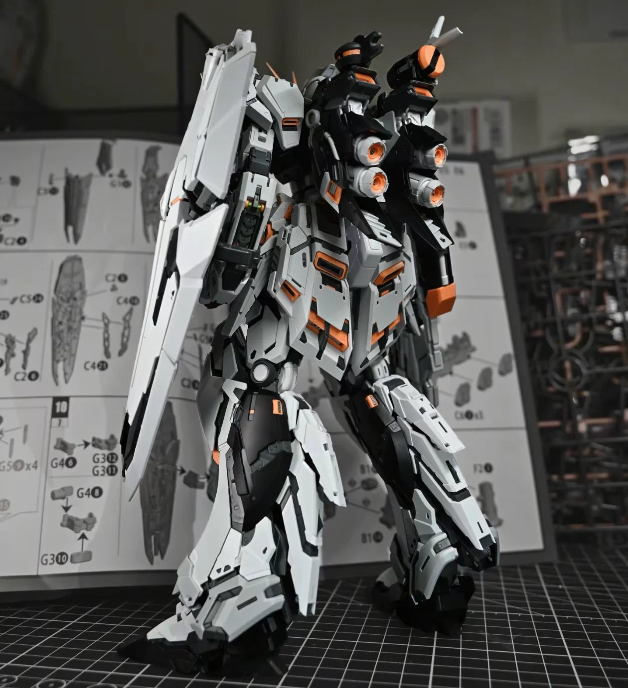 MG 1/100 Robot Plastic Model Kit for Collectors