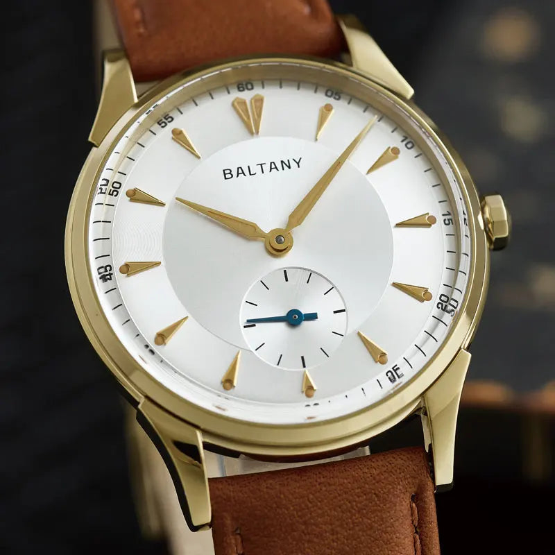 38.5mm Mechanical Watch Gold Case Silver Face