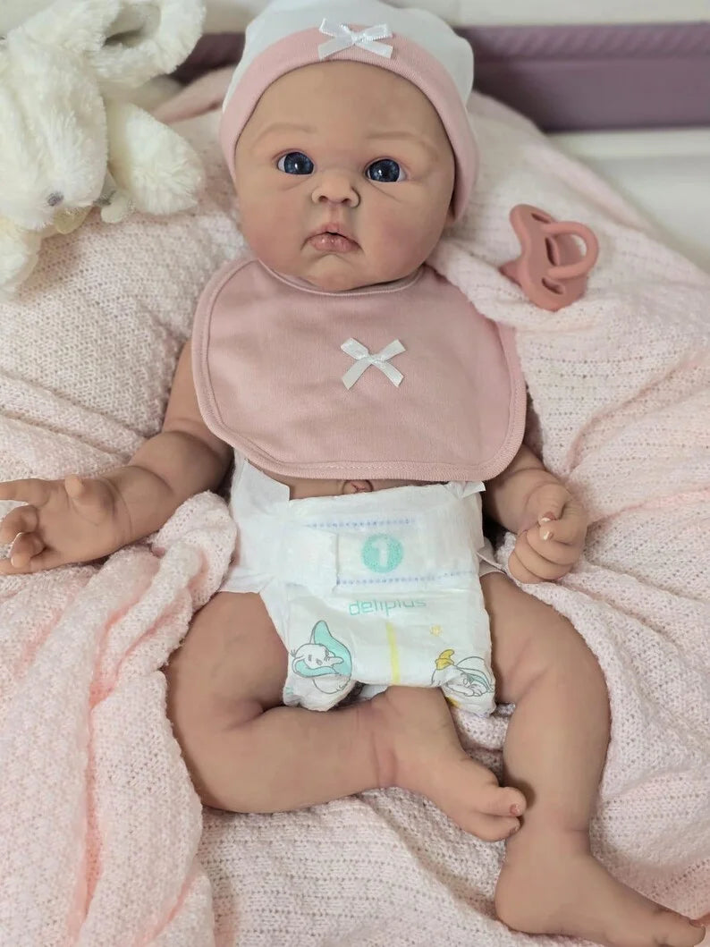 45cm Lifelike Silicone Reborn Baby Doll Girl