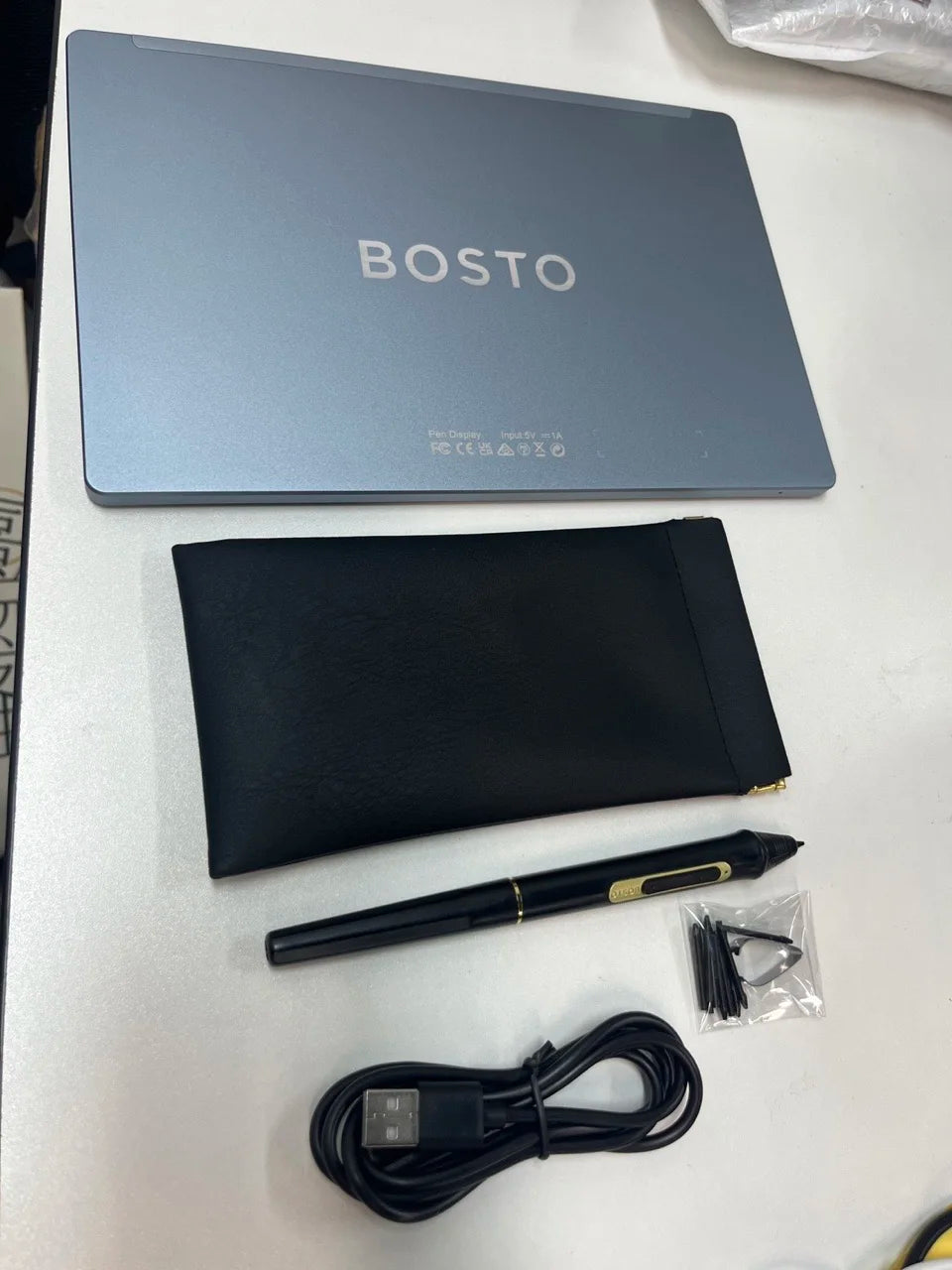 Portable 10.1" Graphics Drawing Tablet with Touch Display