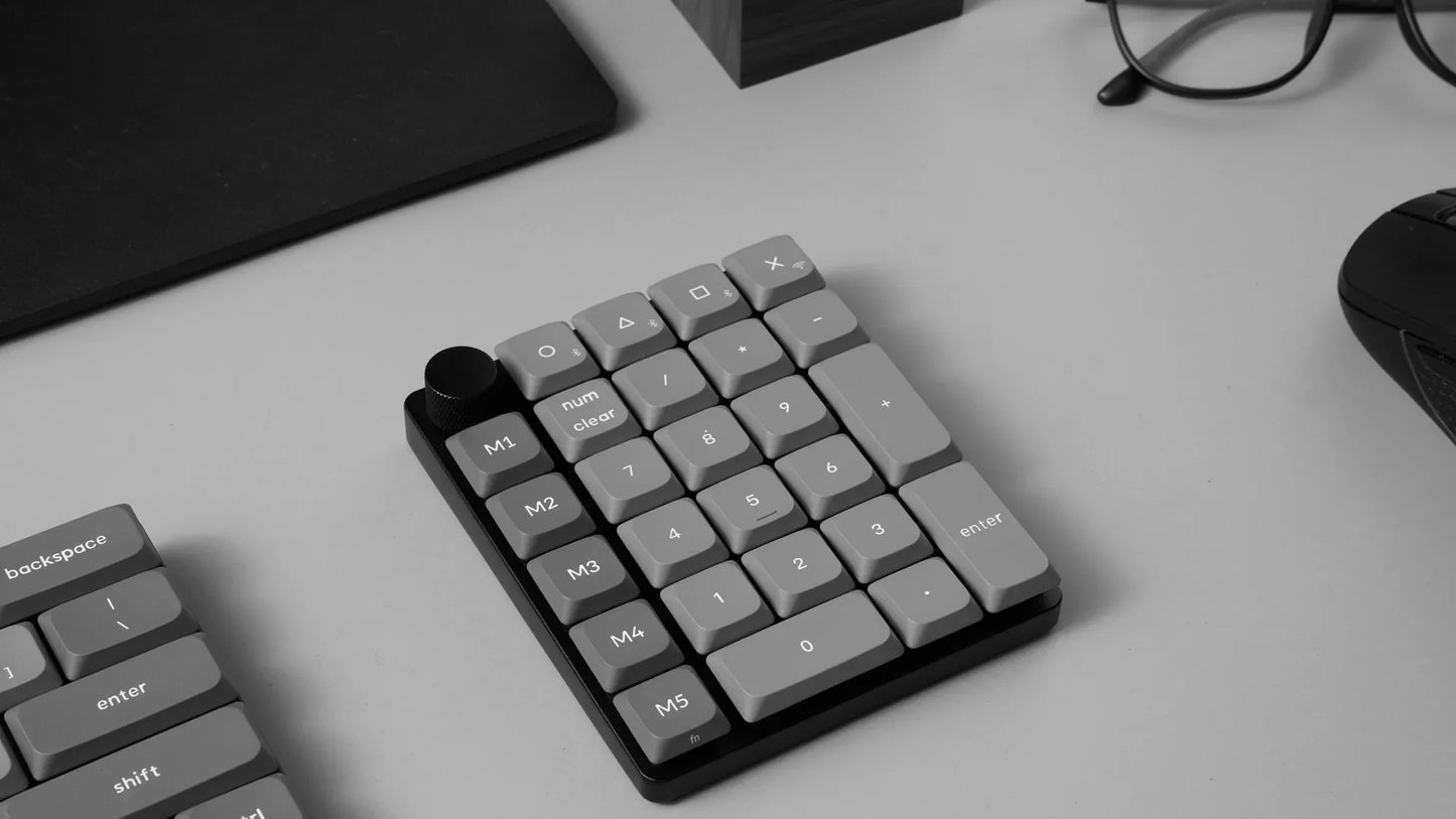 Low Profile RGB Wireless Mechanical Numpad QMK Hot-Swappable