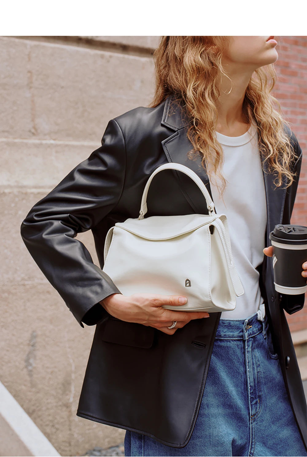 Stylish Women Shoulder Bag with Roomy Design