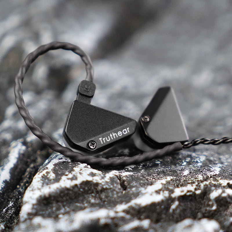Hybrid In-Ear Earphones with Detachable Cable