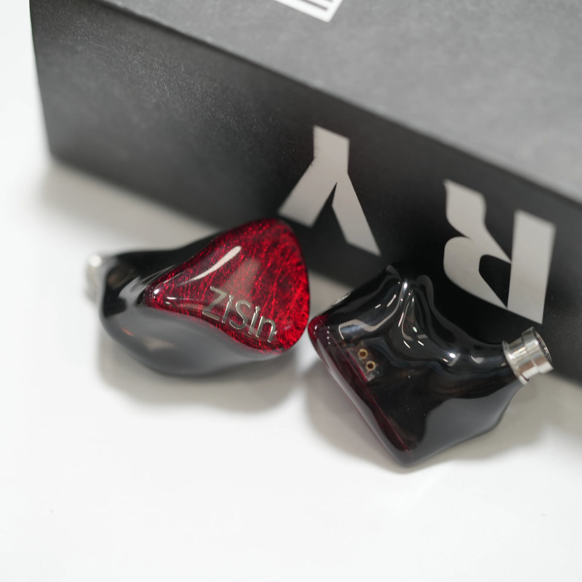 Professional Monitoring Earphones with Hybrid Drivers and Clear Sound