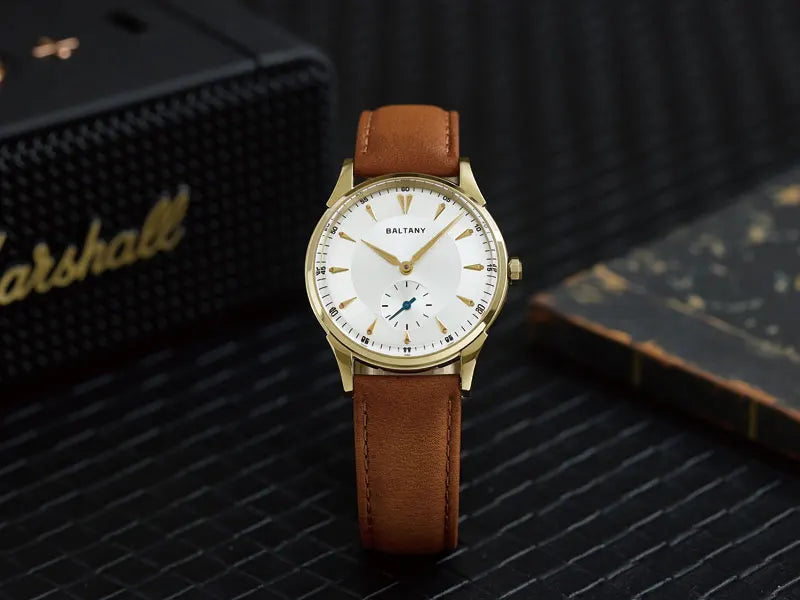 38.5mm Mechanical Watch Gold Case Silver Face