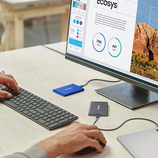 Compact 2TB Portable Solid State Drive USB 3.2 Red