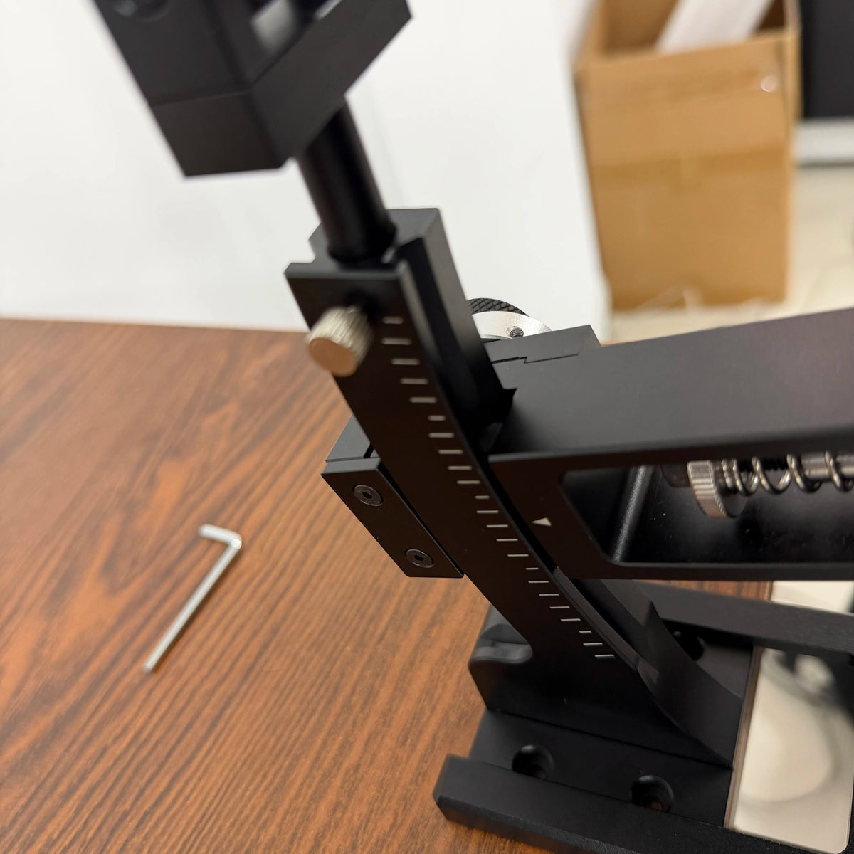 Professional Knife Sharpening System with Fine Angle Adjustment