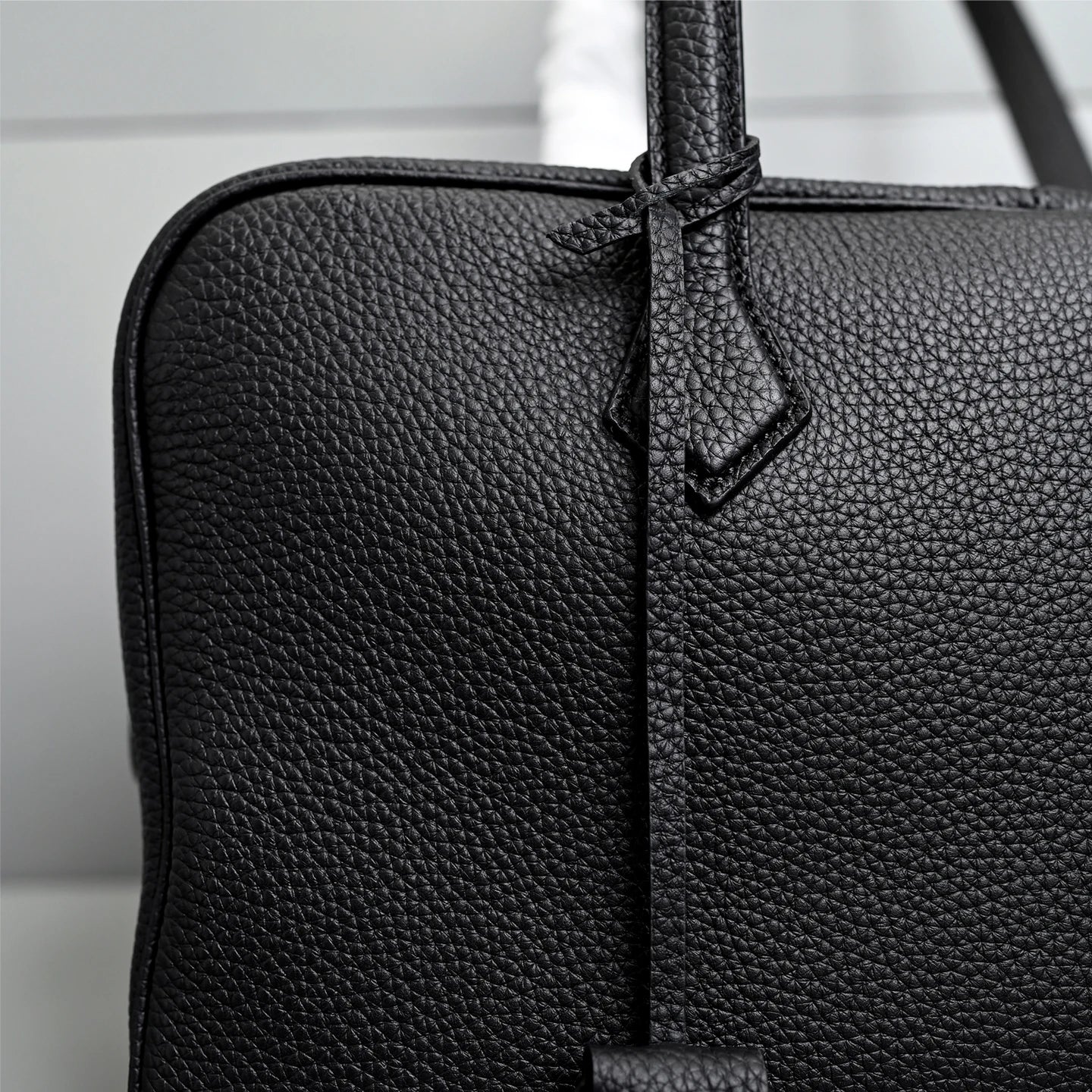 Elegant Everyday Tote Glossy 35cm Large Leather Handbag