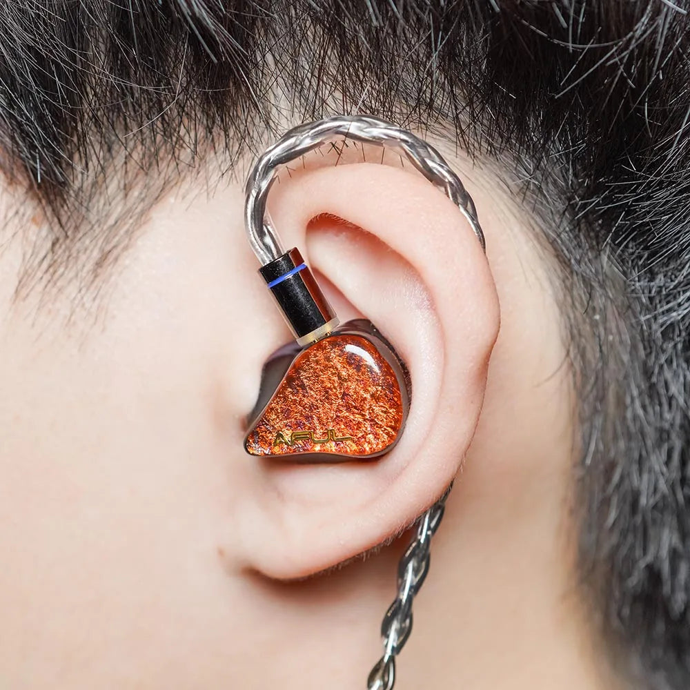 Studio-Grade 1DD+4BA HiFi Earphones 4.4mm Connection