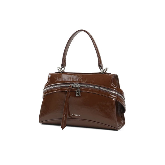 Classic Brown Handbag with Adjustable Crossbody Strap