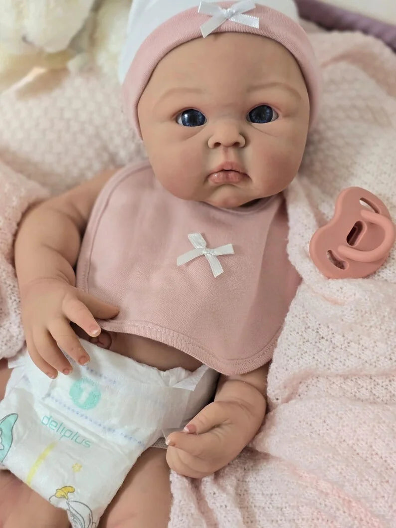 45cm Lifelike Silicone Reborn Baby Doll Girl