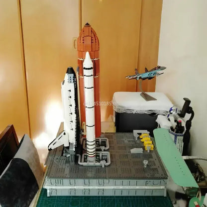 Shuttle Transporter Construction Set 1514 PCS Bricks