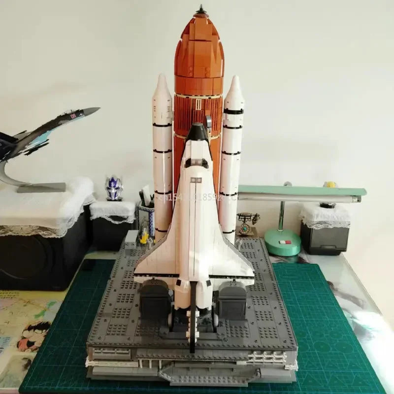 Shuttle Transporter Construction Set 1514 PCS Bricks