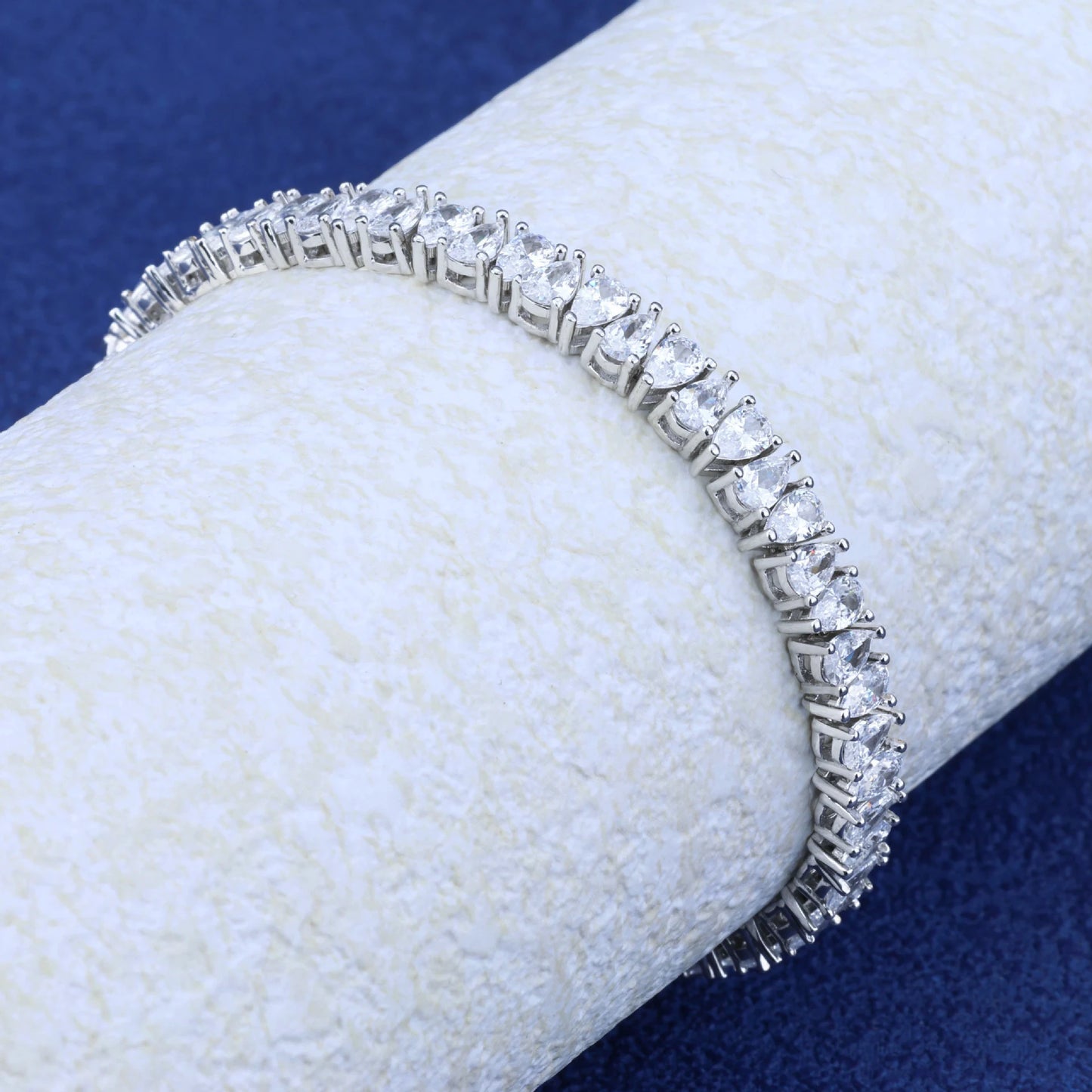 Sparkling Lab Diamond Tennis Bracelet 18cm