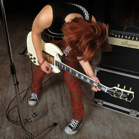 Electric Guitar Fuzz Pedal with 60s-Style Tone Control