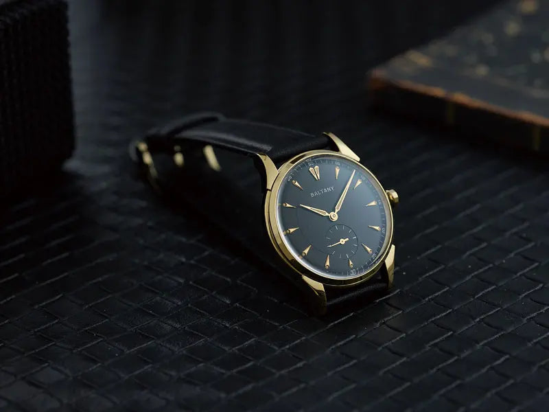 Retro Automatic Dress Watch with Gold Case and Black Dial