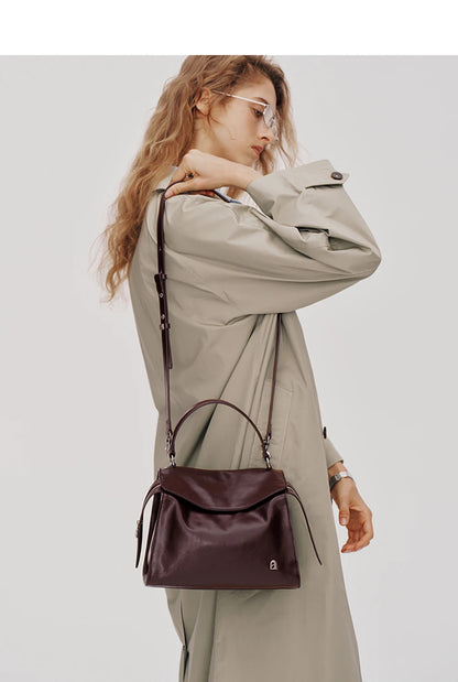 Women Fashion Crossbody Bag Spacious Interior