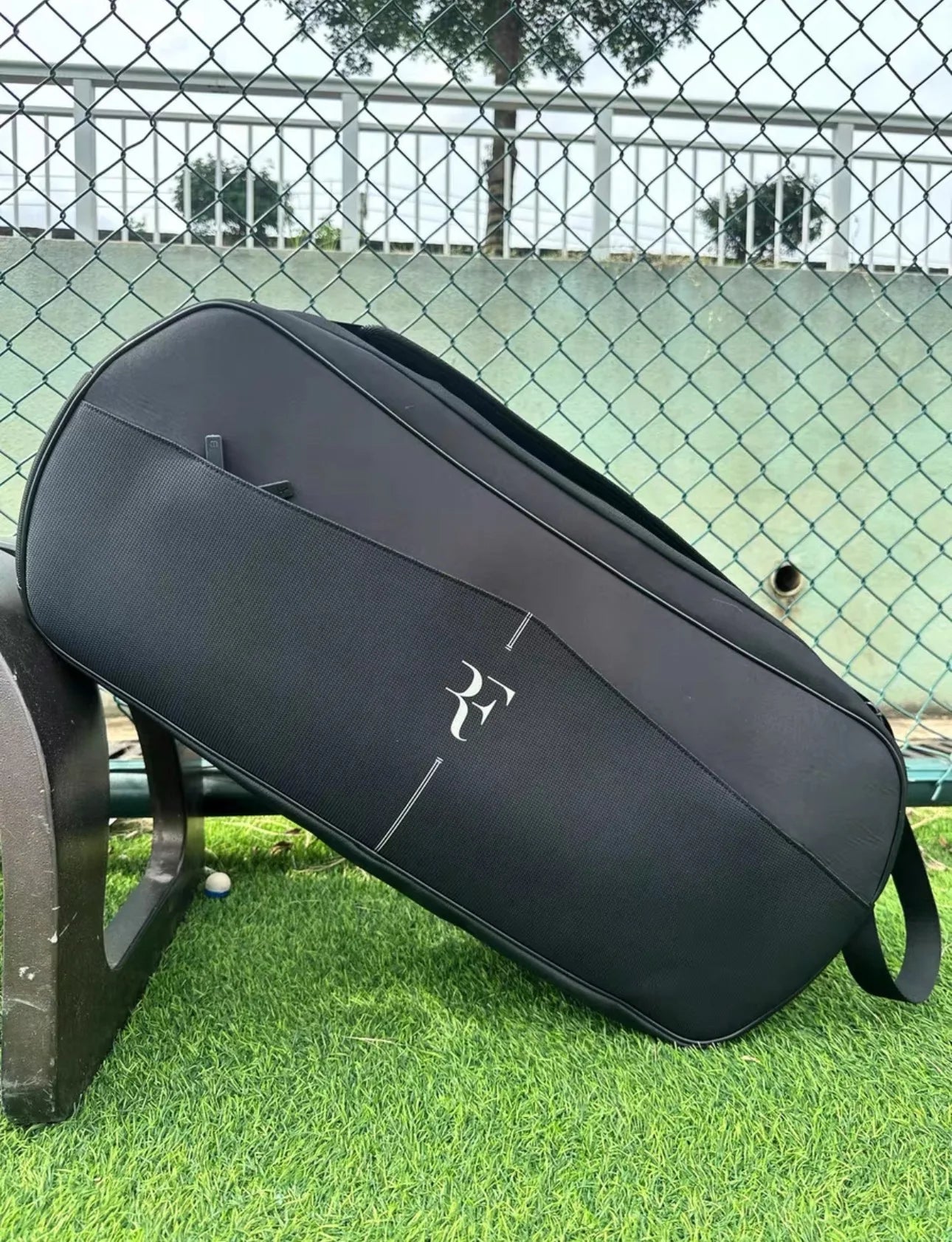High-Capacity Tennis Racket Bag Holds Up to 9 Rackets