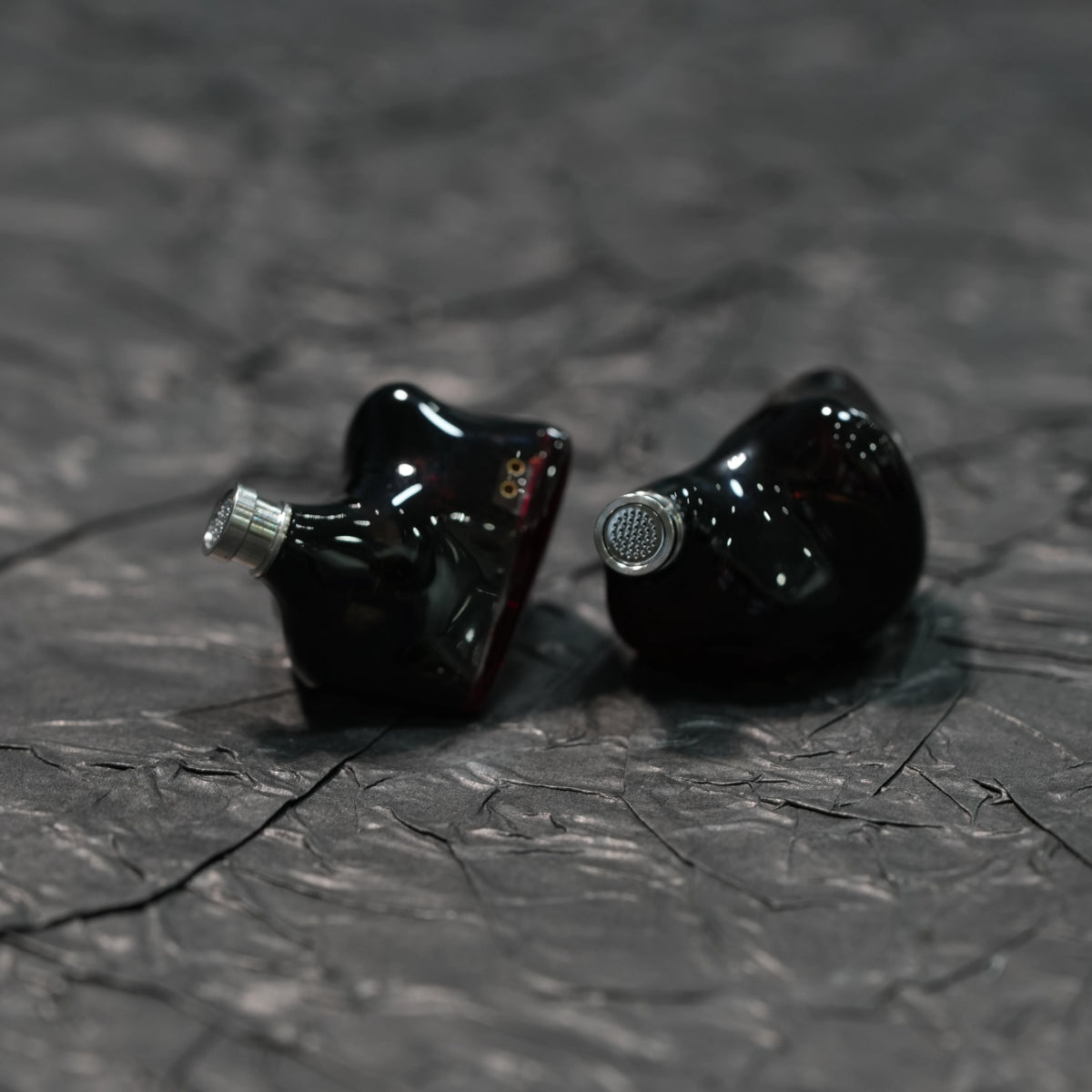 Professional Monitoring Earphones with Hybrid Drivers and Clear Sound