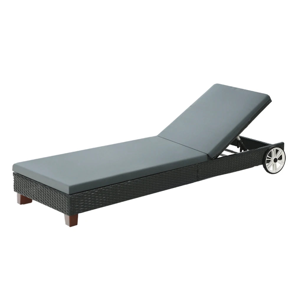 Outdoor Wicker Sun Lounge with Wheels for Patio